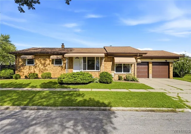 Photo 1 of Sale Pending at 301 Homecrest Dr, Buffalo, NY 14226 | MLS# B1704150 | Listing updated on 2026-08-13