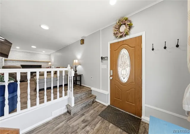 Photo 3 of Sale Pending at 301 Homecrest Dr, Buffalo, NY 14226 | MLS# B1704150 | Listing updated on 2026-08-13