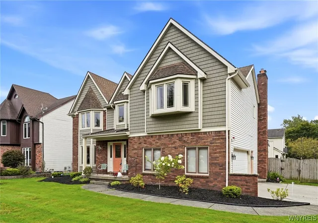 Photo 2 of Sale Pending at 124 Kingsview Ct, Buffalo, NY 14221 | MLS# B1703948 | Listing updated on 2026-09-01