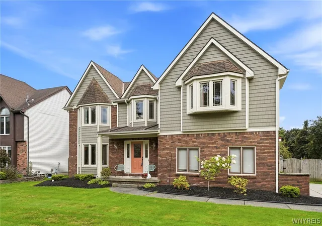 Photo 3 of Sale Pending at 124 Kingsview Ct, Buffalo, NY 14221 | MLS# B1703948 | Listing updated on 2026-09-01