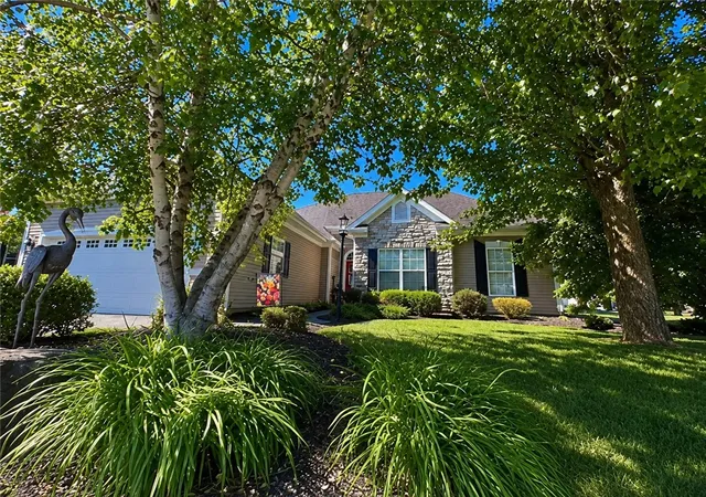 Photo 1 of Sale Pending at 20 New London Rd, Pittsford, NY 14534 | MLS# R1703129 | Listing updated on 2026-09-03
