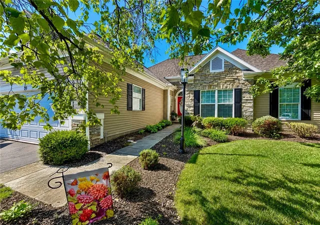 Photo 2 of Sale Pending at 20 New London Rd, Pittsford, NY 14534 | MLS# R1703129 | Listing updated on 2026-09-03