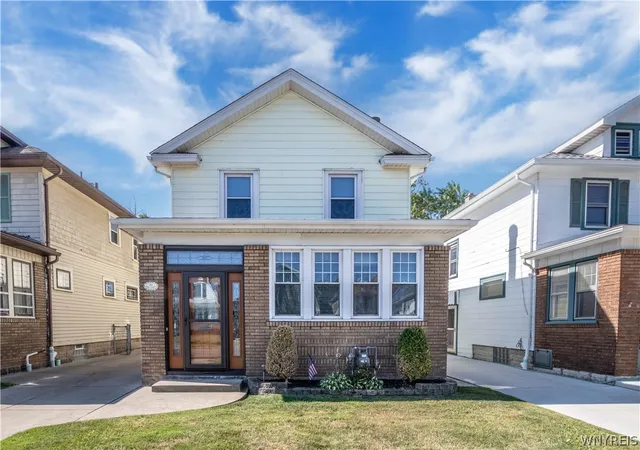 Photo 1 of Single family home for sale at 152 Mang Ave, Buffalo, NY 14217 | MLS# B1704159 | Listing updated on 2026-08-22
