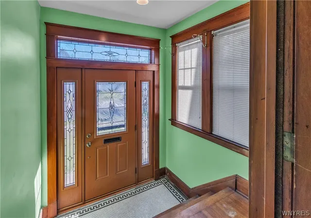 Photo 3 of Single family home for sale at 152 Mang Ave, Buffalo, NY 14217 | MLS# B1704159 | Listing updated on 2026-08-22