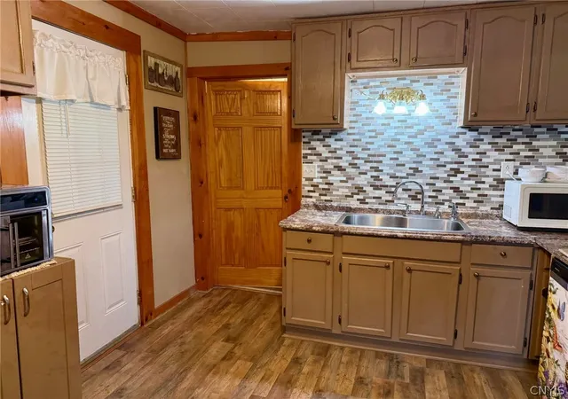 Photo 4 of Sale Pending at 215 W Main St, Ilion, NY 13357 | MLS# S1704226 | Listing updated on 2026-08-31