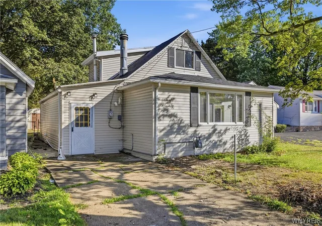 Photo 3 of Single family home for sale at 6505 Hamilton Dr, Derby, NY 14047 | MLS# B1704163 | Listing updated on 2026-09-03