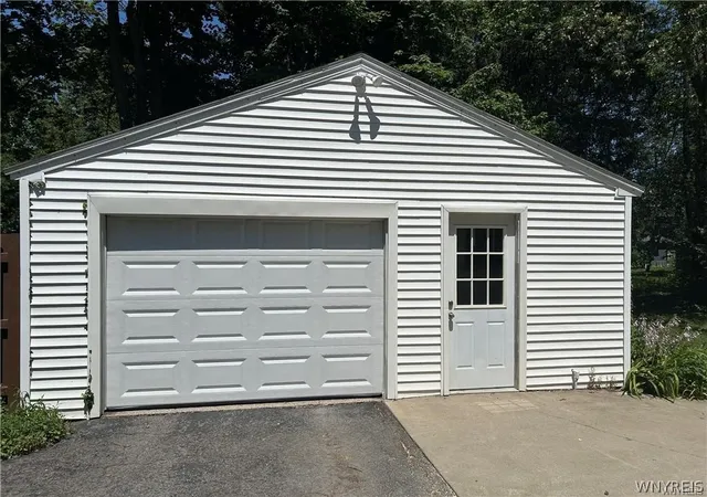 Photo 3 of Sale Pending at 22 Henderson Pl, Hamburg, NY 14075 | MLS# B1704234 | Listing updated on 2026-09-01