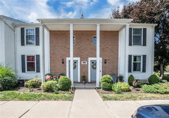 Photo 1 of Sale Pending at 4765 Chestnut Ridge Rd #4, Buffalo, NY 14228 | MLS# B1704132 | Listing updated on 2026-08-24