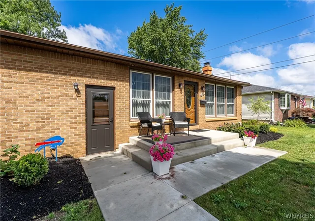 Photo 3 of Sale Pending at 200 Lou Ann Dr, Depew, NY 14043 | MLS# B1704262 | Listing updated on 2026-08-28