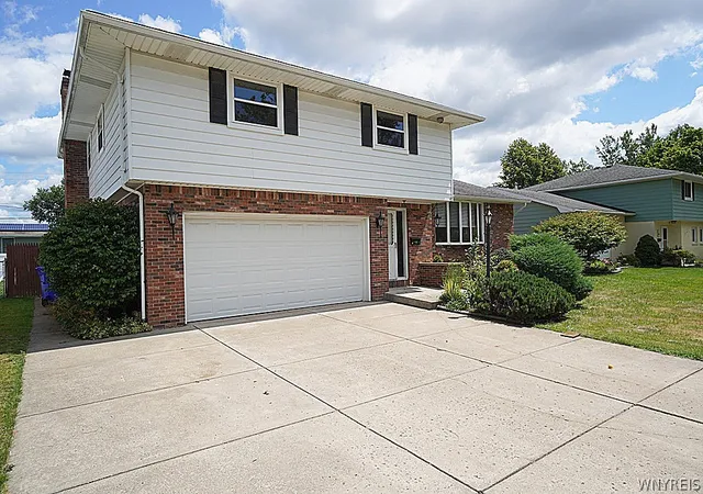 Photo 3 of Sale Pending at 23 Willow Dr, Buffalo, NY 14224 | MLS# B1704289 | Listing updated on 2026-08-24