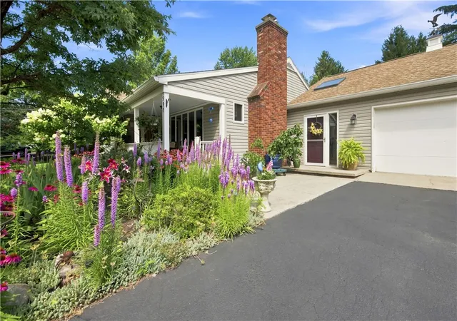Photo 3 of Sale Pending at 598 Van Alstyne Rd, Webster, NY 14580 | MLS# R1703216 | Listing updated on 2026-08-13