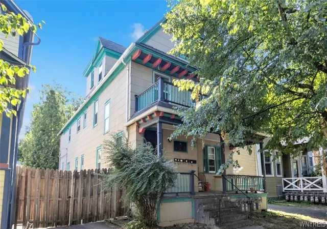 Photo 2 of Sale Pending at 29 Livingston St, Buffalo, NY 14213 | MLS# B1703809 | Listing updated on 2026-09-16