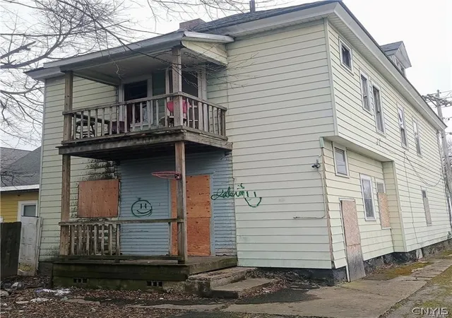 Photo 2 of Sale Pending at 1412 Butternut St, Syracuse, NY 13208 | MLS# S1704347 | Listing updated on 2026-08-17