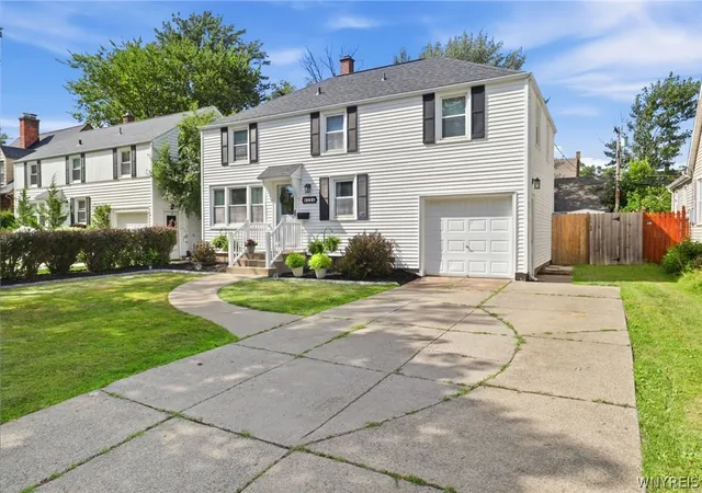 Photo 3 of Sale Pending at 364 Southwood Dr, Buffalo, NY 14223 | MLS# B1704149 | Listing updated on 2026-08-10