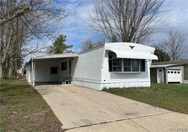 Photo 1 of Sale Pending at 35 Holly St, Akron, NY 14001 | MLS# B1704363 | Listing updated on 2026-09-04