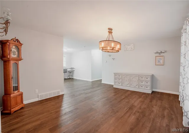Photo 3 of Single family home for sale at 4762 S Ayers Rd, Akron, NY 14001 | MLS# B1702046 | Listing updated on 2026-09-12