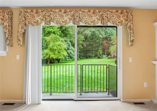 Photo 4 of Sale Pending at 26 Great Wood Ct #1, Fairport, NY 14450 | MLS# R1701122 | Listing updated on 2026-08-12