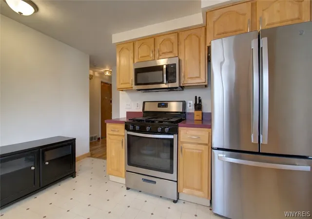 Photo 3 of Sale Pending at 83 Leawood Dr, Tonawanda, NY 14150 | MLS# B1704435 | Listing updated on 2026-08-22