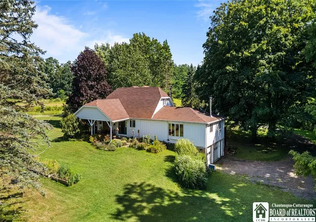 Photo 2 of Single family home for sale at 9159 Skinner Rd, Fredonia, NY 14063 | MLS# R1703609 | Listing updated on 2026-08-17