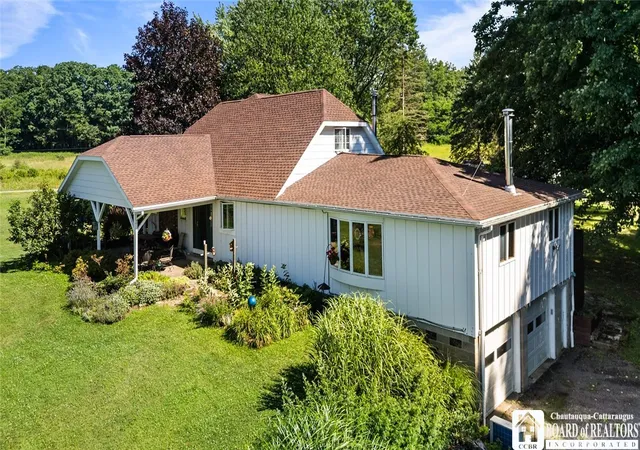 Photo 3 of Single family home for sale at 9159 Skinner Rd, Fredonia, NY 14063 | MLS# R1703609 | Listing updated on 2026-08-17