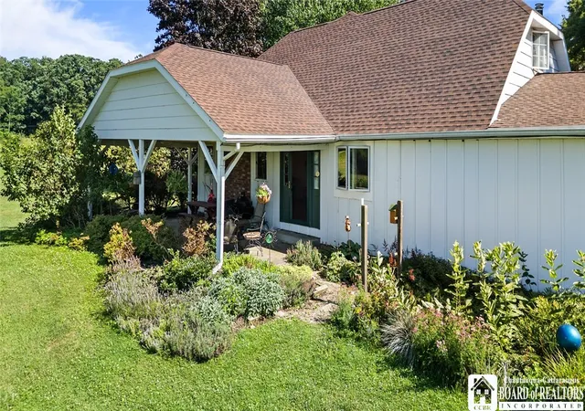 Photo 3 of Single family home for sale at 9159 Skinner Rd, Fredonia, NY 14063 | MLS# R1703609 | Listing updated on 2026-08-17