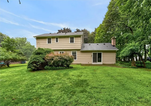 Photo 3 of Sale Pending at 131 Timber Brk Ln, Penfield, NY 14526 | MLS# R1701964 | Listing updated on 2026-08-12