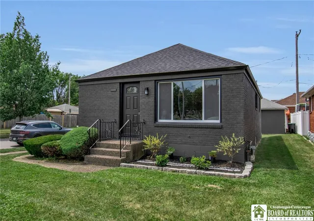 Photo 3 of Sale Pending at 3356 Elmwood Ave, Buffalo, NY 14217 | MLS# R1703251 | Listing updated on 2026-08-21