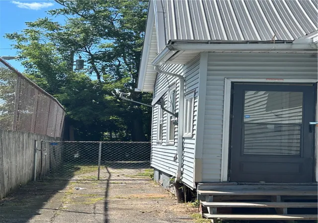 Photo 3 of Single family home for sale at 1001 Joseph Ave, Rochester, NY 14621 | MLS# R1702682 | Listing updated on 2026-08-05