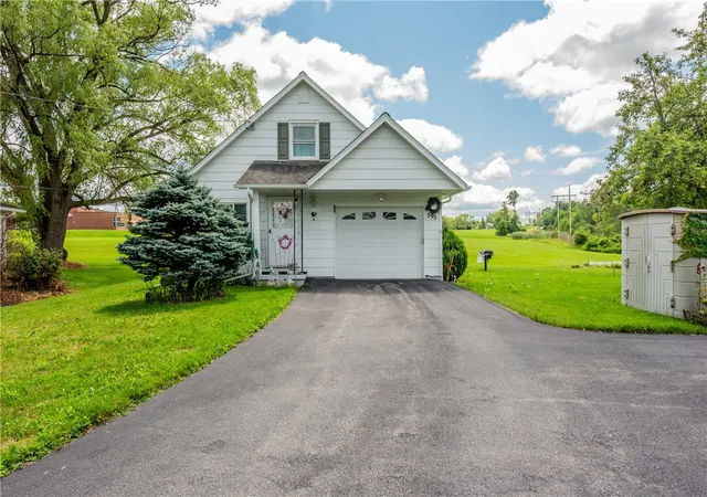 Photo 1 of Sale Pending at 595 Erie Sta Rd, West Henrietta, NY 14586 | MLS# R1703970 | Listing updated on 2026-08-14