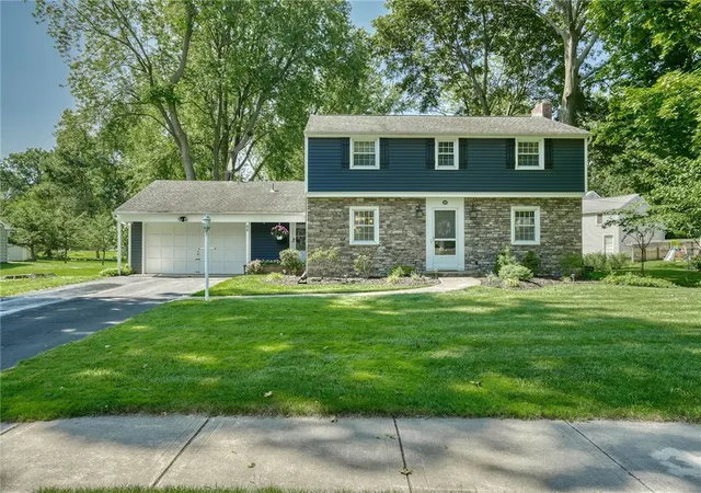 Photo 1 of Sale Pending at 25 Lake Lea Rd, Rochester, NY 14617 | MLS# R1704497 | Listing updated on 2026-08-12