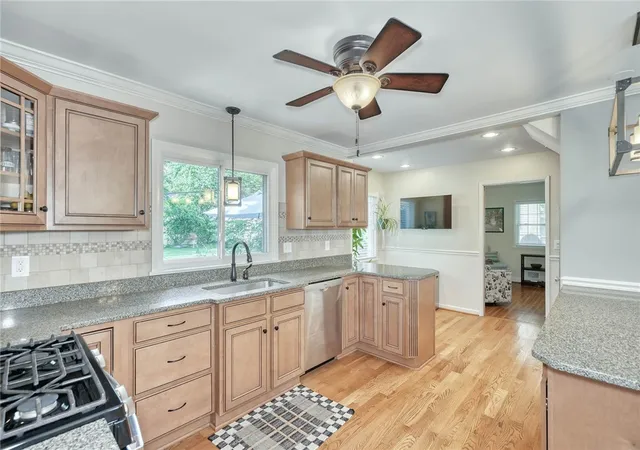 Photo 3 of Sale Pending at 25 Lake Lea Rd, Rochester, NY 14617 | MLS# R1704497 | Listing updated on 2026-08-12