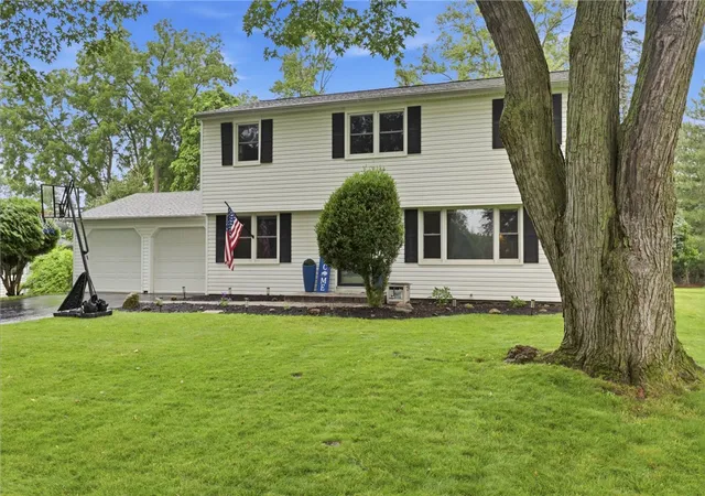 Photo 2 of Sale Pending at 9 Buckwheat Dr, Fairport, NY 14450 | MLS# R1704181 | Listing updated on 2026-09-02