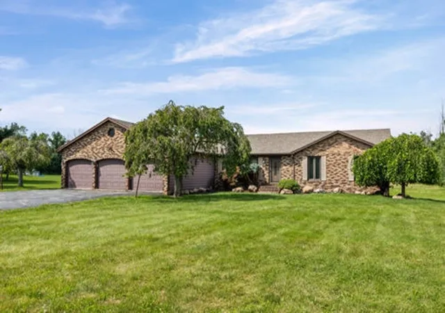 Photo 1 of Single family home for sale at 86 Peck Rd, Hilton, NY 14468 | MLS# R1703975 | Listing updated on 2026-08-18