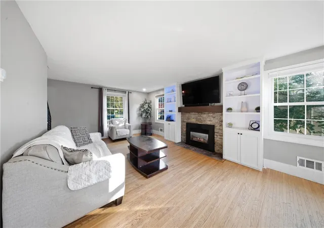 Photo 3 of Sale Pending at 968 Rumson Rd, Rochester, NY 14616 | MLS# R1704480 | Listing updated on 2026-08-19
