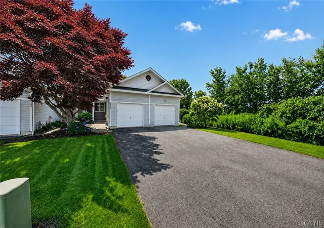 Photo 2 of Sale Pending at 8253 Boatwatch Dr, Baldwinsville, NY 13027 | MLS# S1704340 | Listing updated on 2026-08-11