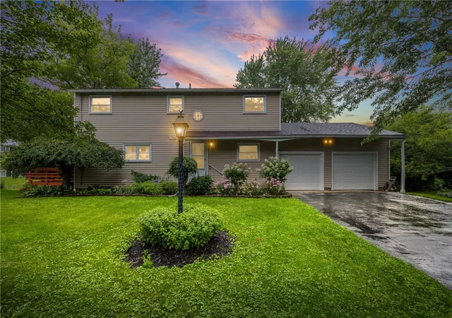 Photo 1 of Sale Pending at 105 Green Clover Dr, Henrietta, NY 14467 | MLS# R1703543 | Listing updated on 2026-08-17