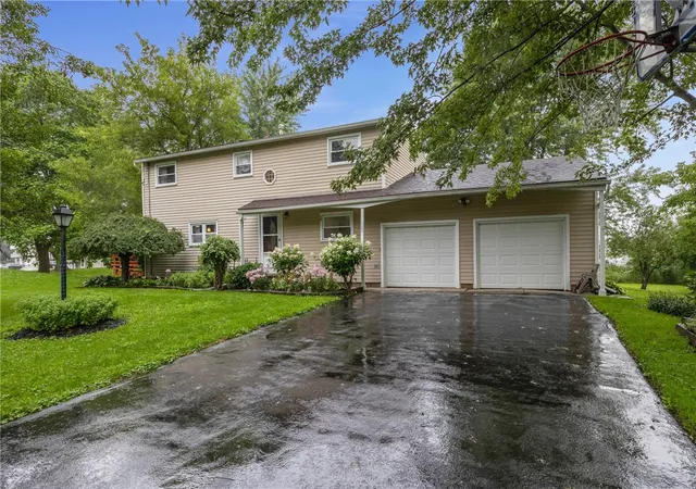 Photo 2 of Sale Pending at 105 Green Clover Dr, Henrietta, NY 14467 | MLS# R1703543 | Listing updated on 2026-08-17