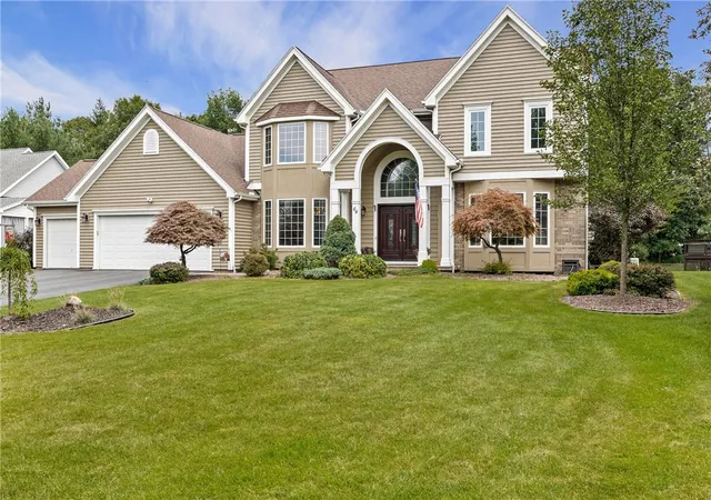 Photo 1 of Sale Pending at 64 Wakecliffe Dr, Rochester, NY 14616 | MLS# R1704166 | Listing updated on 2026-08-12
