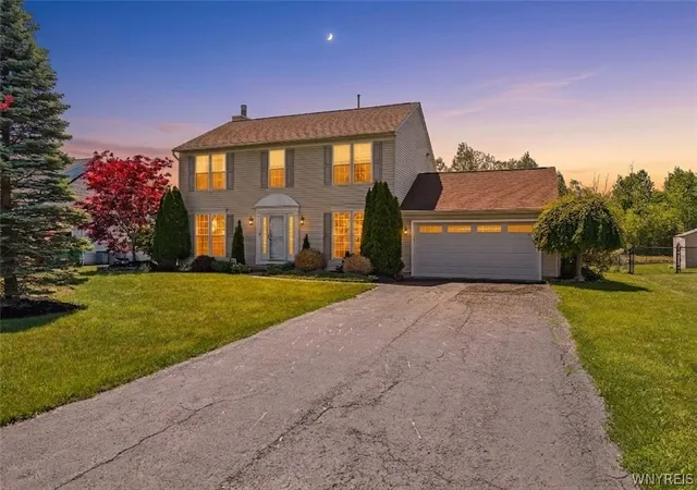 Photo 2 of Single family home for sale at 6840 Kimberly Dr, Lockport, NY 14094 | MLS# B1704010 | Listing updated on 2026-08-08