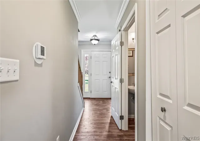Photo 4 of Single family home for sale at 6840 Kimberly Dr, Lockport, NY 14094 | MLS# B1704010 | Listing updated on 2026-08-08