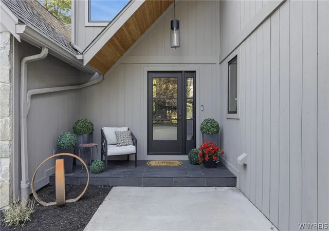 Photo 2 of Sale Pending at 14 Coriander Ct, East Amherst, NY 14051 | MLS# B1703819 | Listing updated on 2026-08-12