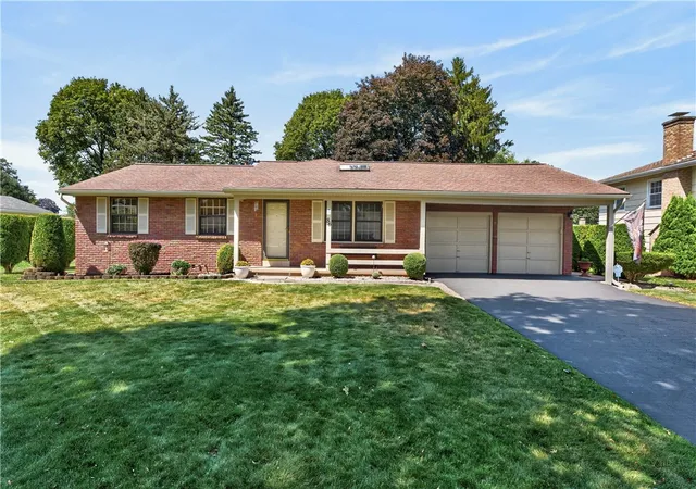 Photo 1 of Sale Pending at 86 Courtly Cir, Rochester, NY 14615 | MLS# R1702346 | Listing updated on 2026-08-19