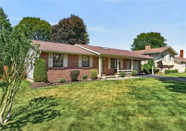 Photo 3 of Sale Pending at 86 Courtly Cir, Rochester, NY 14615 | MLS# R1702346 | Listing updated on 2026-08-19