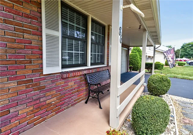 Photo 4 of Sale Pending at 86 Courtly Cir, Rochester, NY 14615 | MLS# R1702346 | Listing updated on 2026-08-19