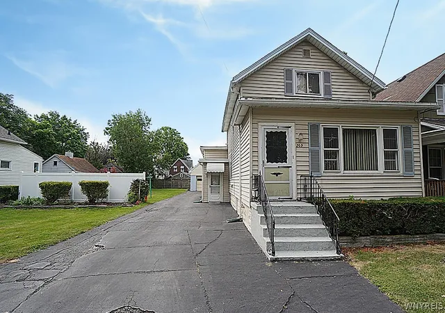 Photo 2 of Sale Pending at 209 Sommer St, North Tonawanda, NY 14120 | MLS# B1703995 | Listing updated on 2026-08-25