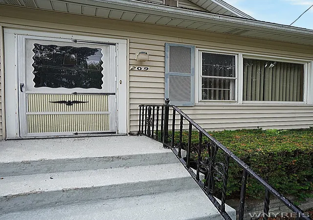 Photo 3 of Sale Pending at 209 Sommer St, North Tonawanda, NY 14120 | MLS# B1703995 | Listing updated on 2026-08-25