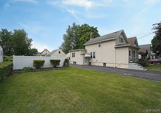 Photo 3 of Sale Pending at 209 Sommer St, North Tonawanda, NY 14120 | MLS# B1703995 | Listing updated on 2026-08-25