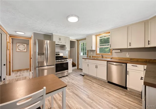 Photo 4 of Sale Pending at 7663 Van Buren Rd, Baldwinsville, NY 13027 | MLS# S1704299 | Listing updated on 2026-08-10