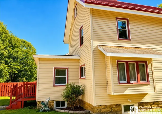 Photo 4 of Sale Pending at 129 Weeks St, Jamestown, NY 14701 | MLS# R1704146 | Listing updated on 2026-08-15