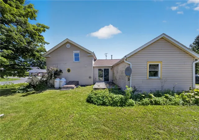 Photo 2 of Single family home for sale at 3223 Amber Rd, Marcellus, NY 13108 | MLS# S1704524 | Listing updated on 2026-09-08